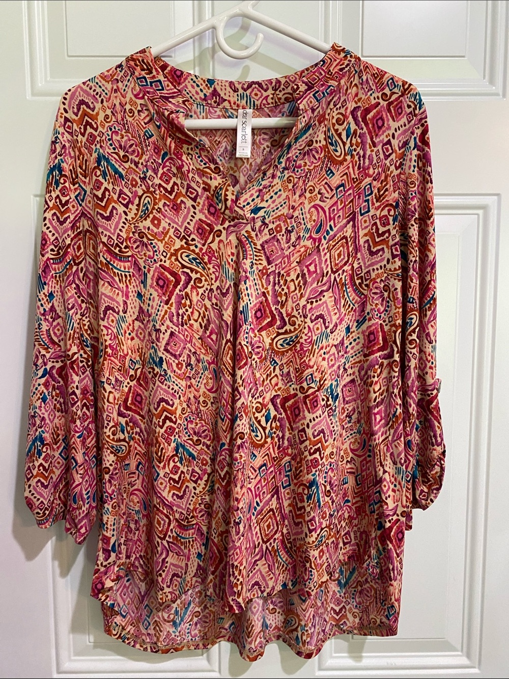 Dear Scarlett Patterned Pink Geo-Print V-Neck Blouse with Three-Quarter Sleeves - Picture 7 of 7